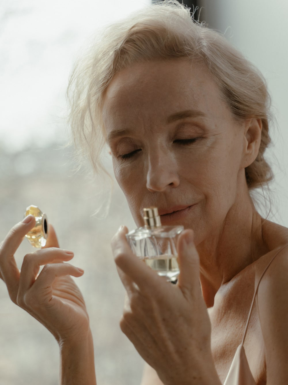 parfume store logo design